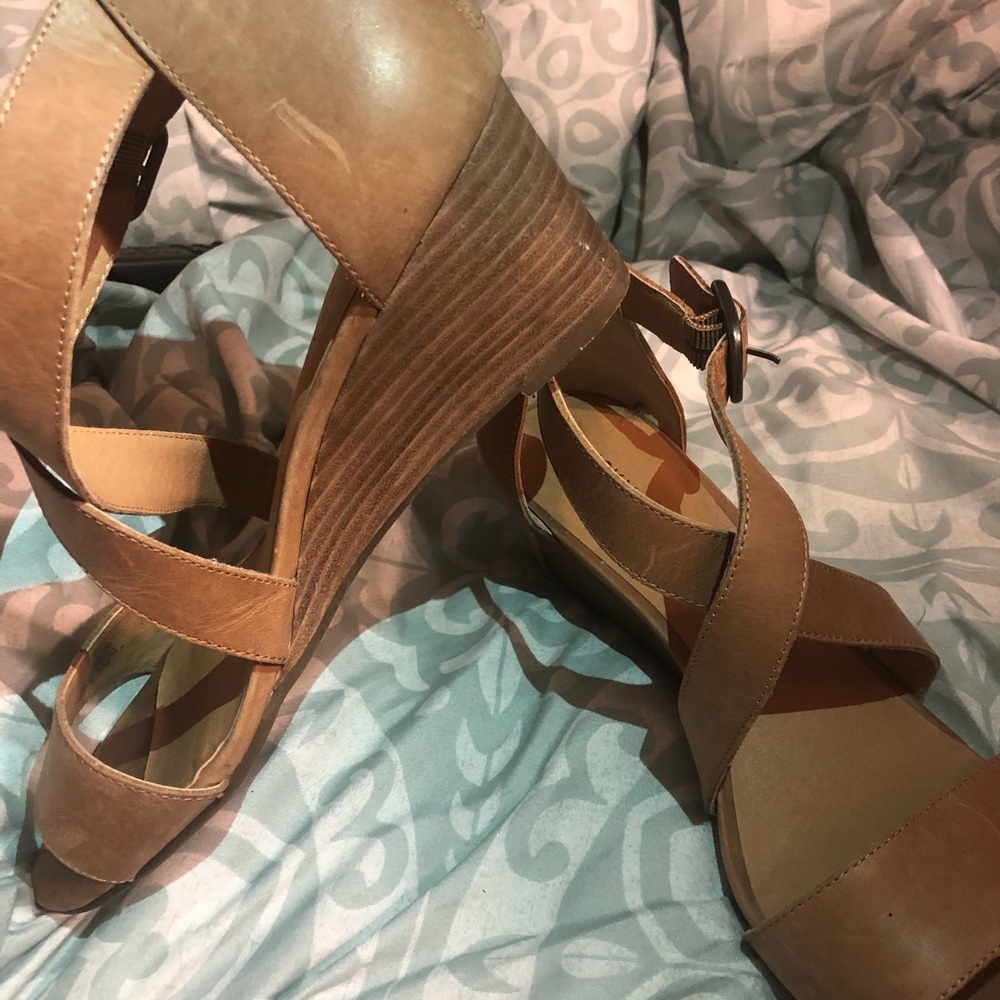 Lucky Brand Tan Wedges